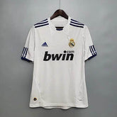 Real Madrid 10/11 home Football kit - Footyb